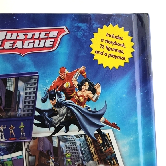 Justice League My Busy Books  Includes: Story Book, 12 Figurines & Playmat - Picture 7 of 15